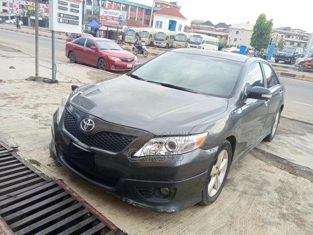 Toyota Camry 2010 Gray