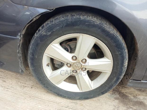 Toyota Camry 2010 Gray
