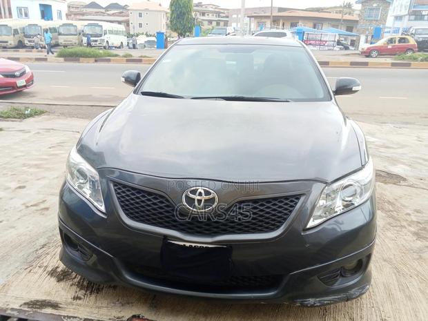 Toyota Camry 2010 Gray