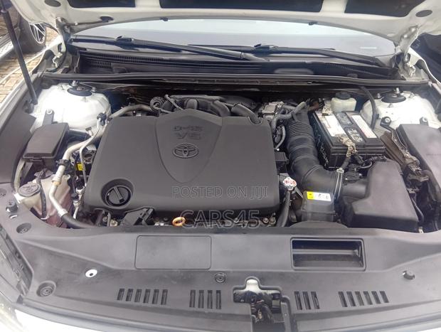 Toyota Avalon 2019 White