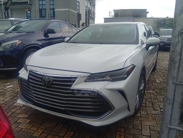 Toyota Avalon 2019 White