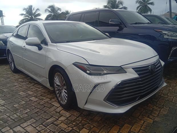 Toyota Avalon 2019 White