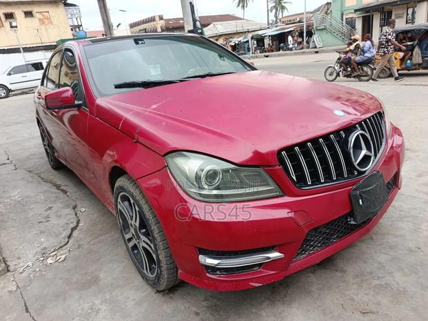Mercedes-Benz C300 2010 Red