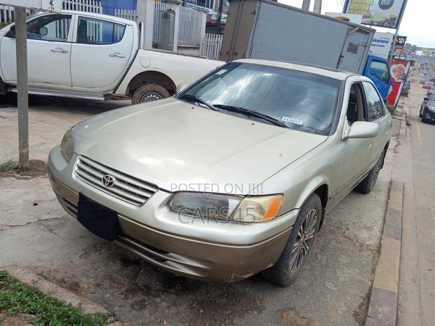 Toyota Camry 1999 Beige