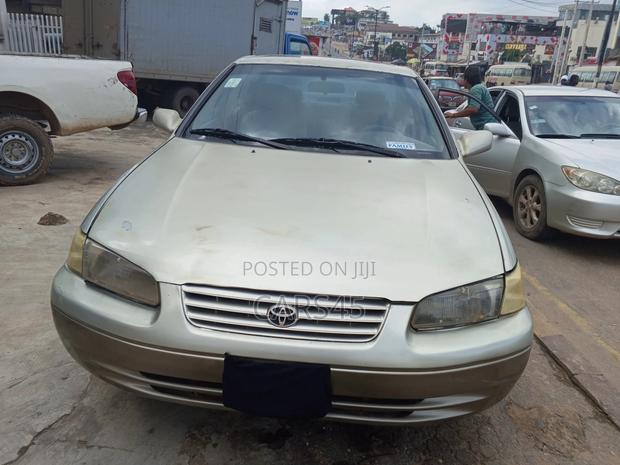 Toyota Camry 1999 Beige