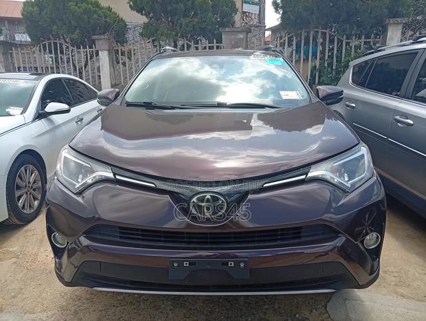 Toyota RAV4 2018 Burgandy