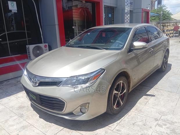 Toyota Avalon 2014 Gold