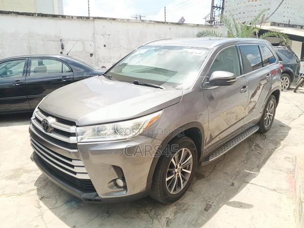 Toyota Highlander 2018 Gray