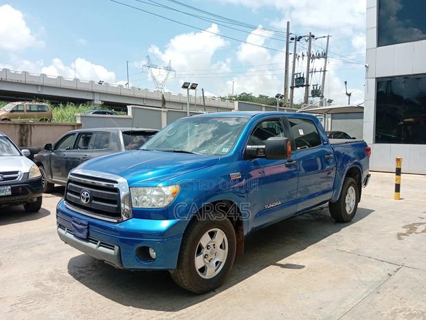 Toyota Tundra 2010 Blue