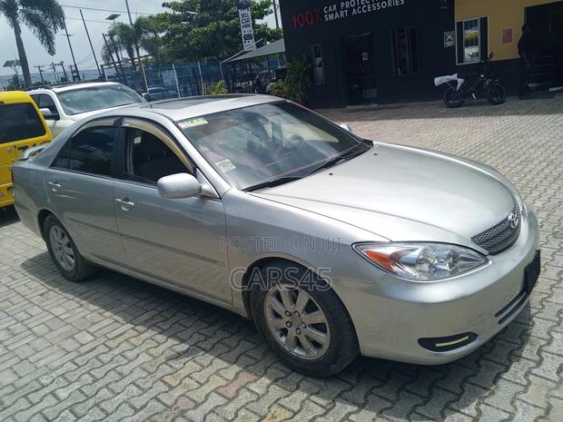 Toyota Camry 2002 Silver