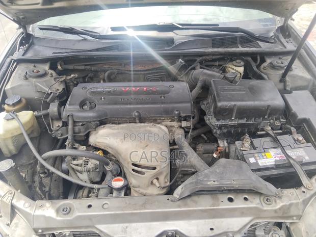 Toyota Camry 2004 Gray