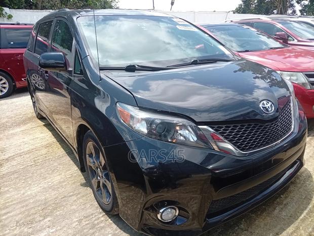 Toyota Sienna 2012 Black