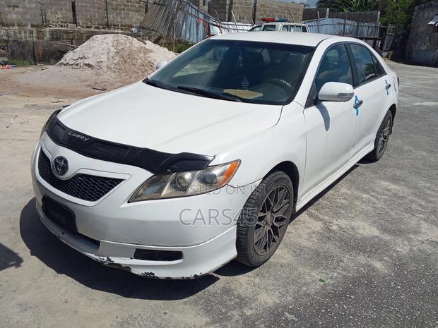 Toyota Camry SE 4dr Sedan (2.4L 4cyl 5A) 2007 White