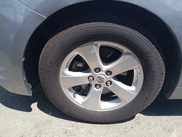 Toyota Sienna 2012 Silver
