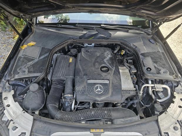 Mercedes-Benz C300 2016 Blue