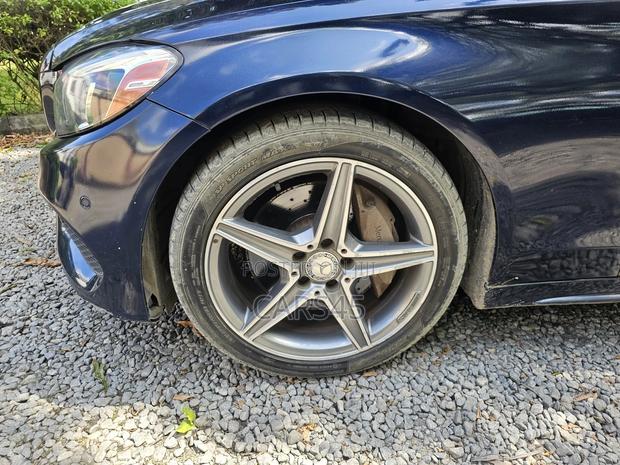Mercedes-Benz C300 2016 Blue