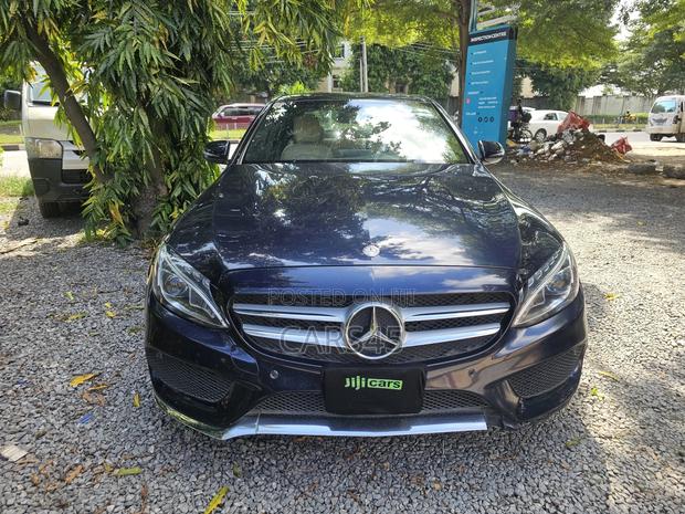 Mercedes-Benz C300 2016 Blue