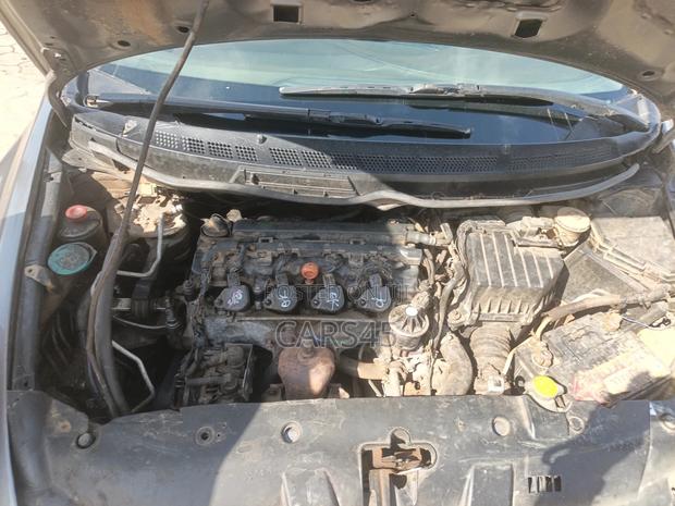 Honda Civic 2006 Gray