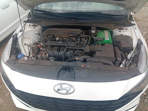 Hyundai Elantra 2021 White