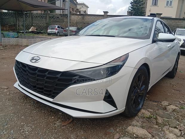 Hyundai Elantra 2021 White