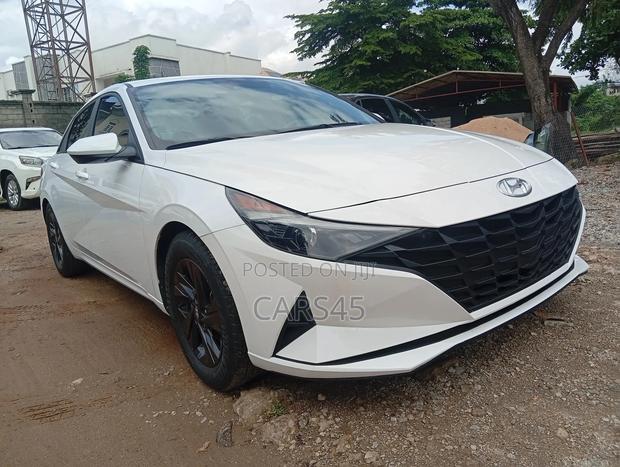 Hyundai Elantra 2021 White
