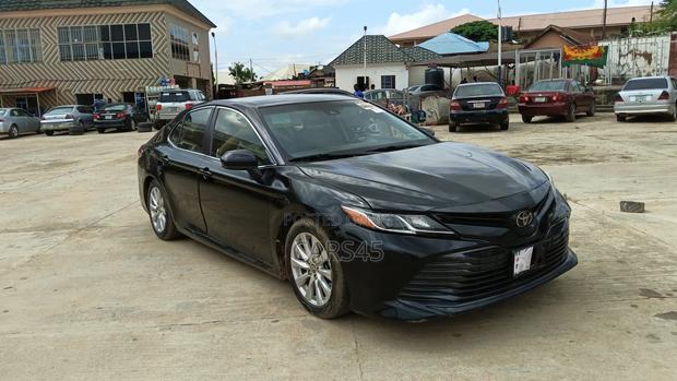 Toyota Camry 2018 Black