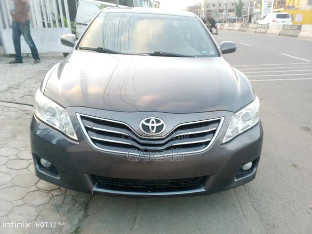 Toyota Camry 2011 Gray