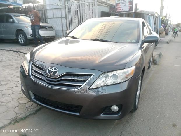 Toyota Camry 2011 Gray