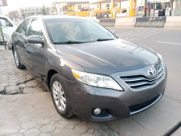 Toyota Camry 2011 Gray