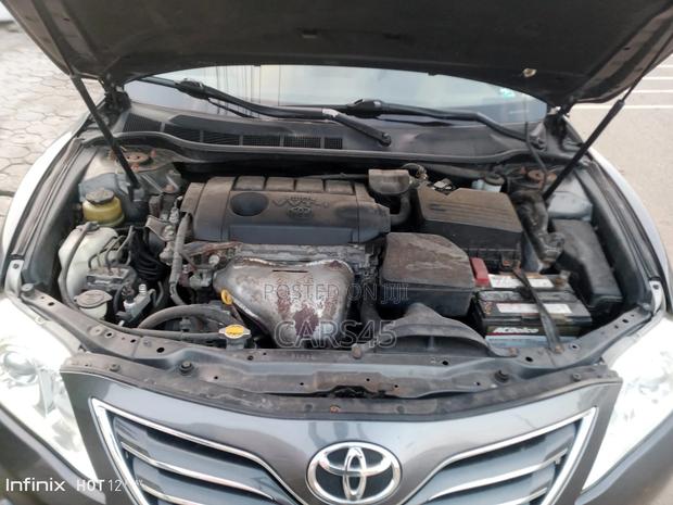 Toyota Camry 2011 Gray