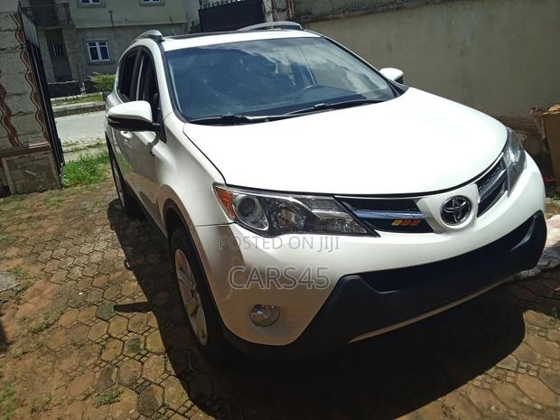Toyota RAV4 2015 White
