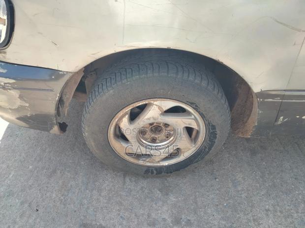Toyota Sienna 2001 Silver