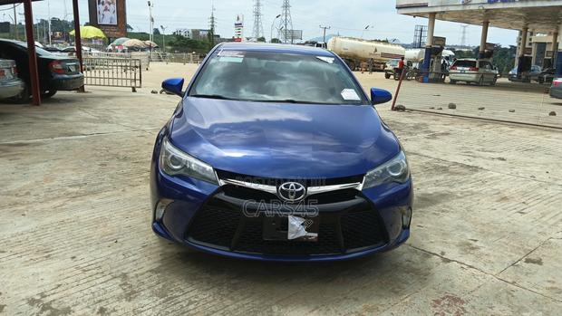 Toyota Camry 2016 Blue