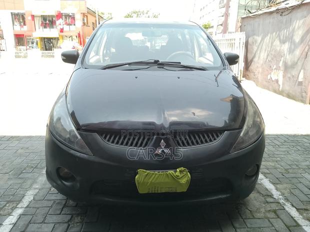 Mitsubishi Grandis 2004 Black