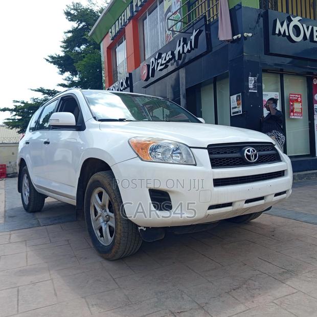 Toyota RAV4 2010 White