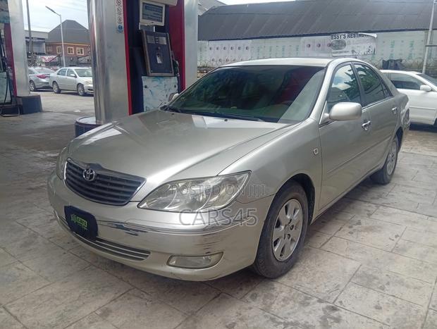 Toyota Camry 2003 Silver