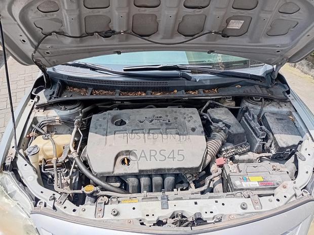 Toyota Corolla 2013 Silver