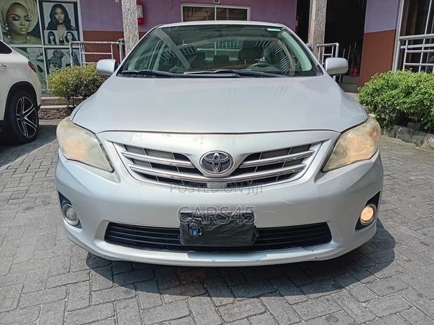 Toyota Corolla 2013 Silver