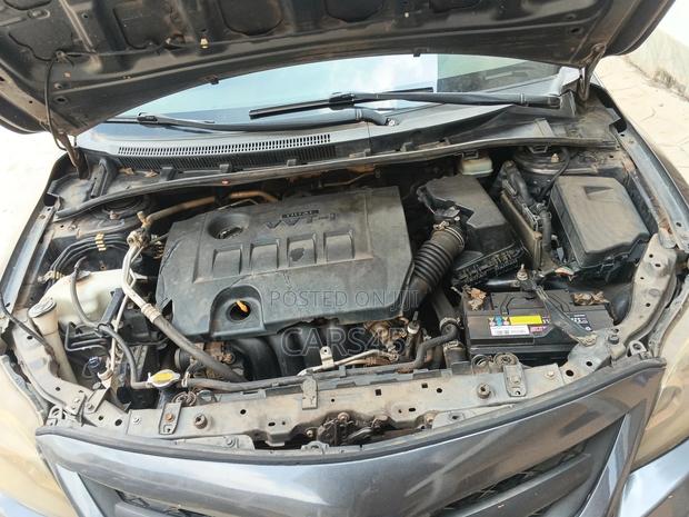 Toyota Corolla 2011 Gray