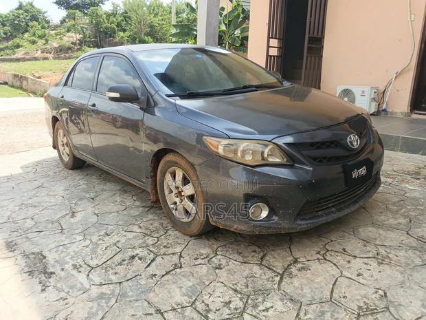 Toyota Corolla 2011 Gray