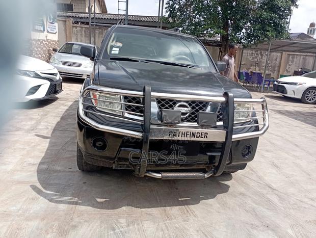 Nissan Pathfinder 2005 Black