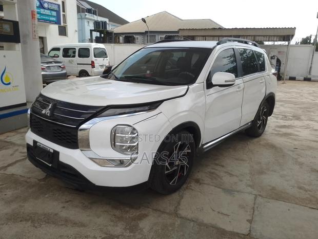 Mitsubishi Outlander 2012 White