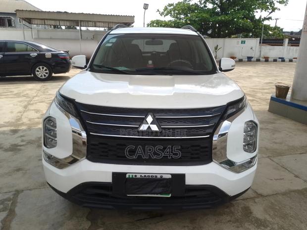 Mitsubishi Outlander 2012 White
