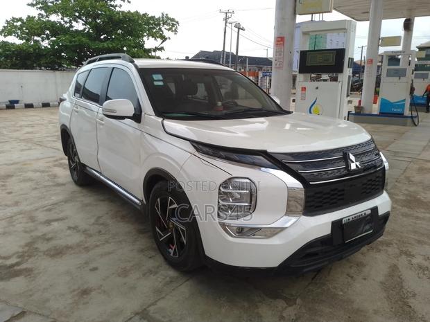 Mitsubishi Outlander 2012 White