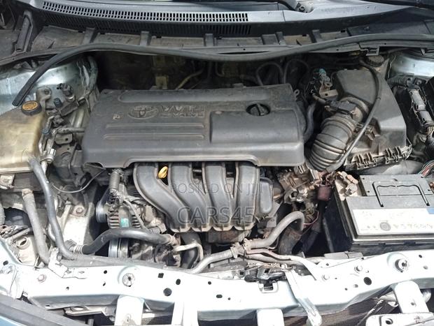 Toyota Corolla 2009 Silver