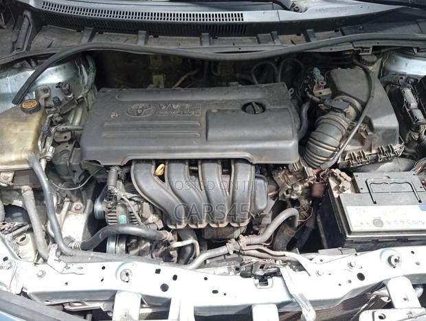 Toyota Corolla 2009 Silver