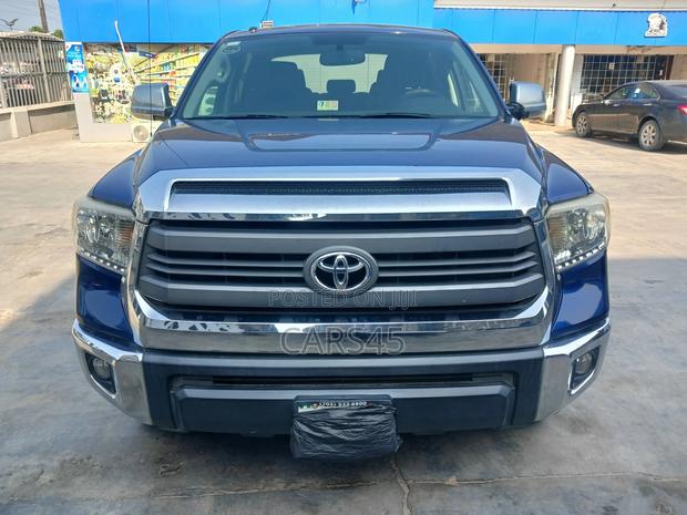 Toyota Tundra 2014 Blue