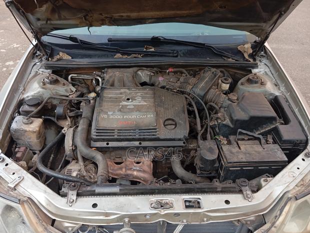 Toyota Avalon 2004 Silver