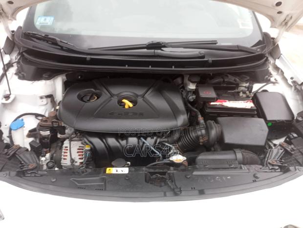 Hyundai Elantra 2015 White