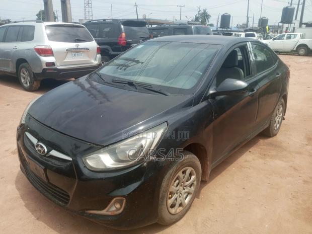 Hyundai Accent 2012 Black